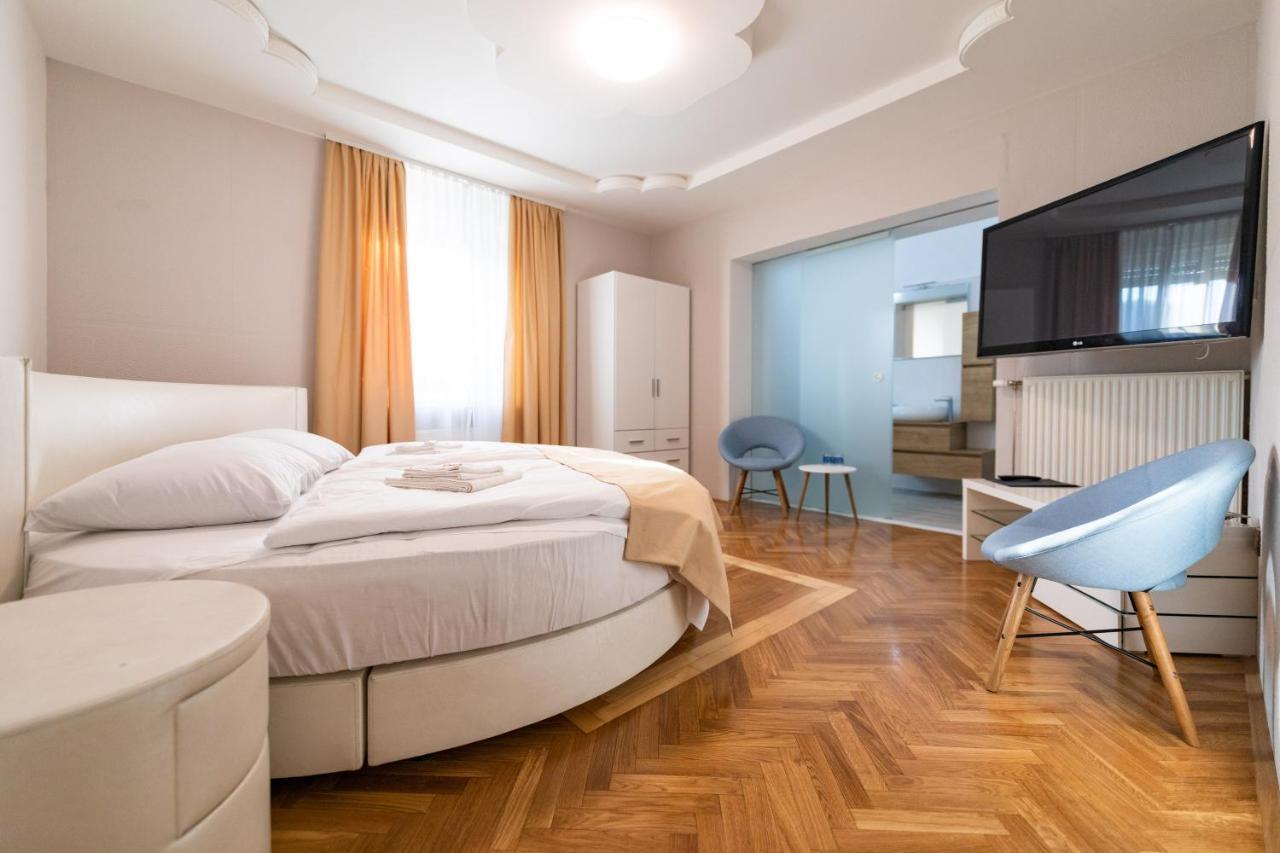 Apartments And Rooms Rubina Lubiana Esterno foto