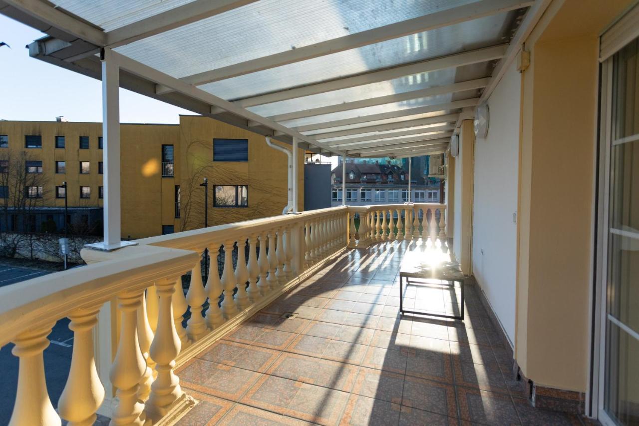 Apartments And Rooms Rubina Lubiana Esterno foto