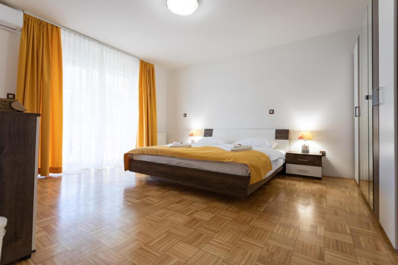 Apartments And Rooms Rubina Lubiana Esterno foto