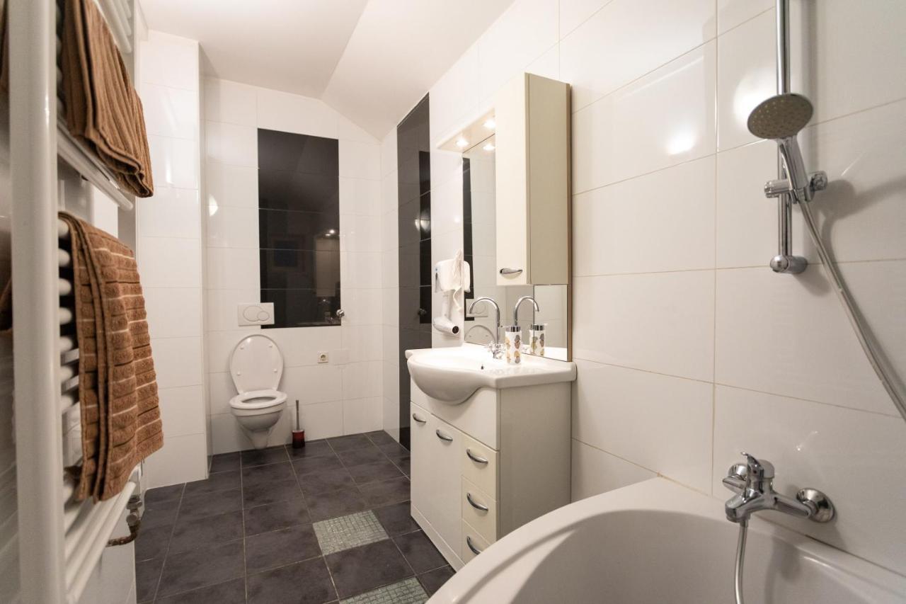 Apartments And Rooms Rubina Lubiana Esterno foto