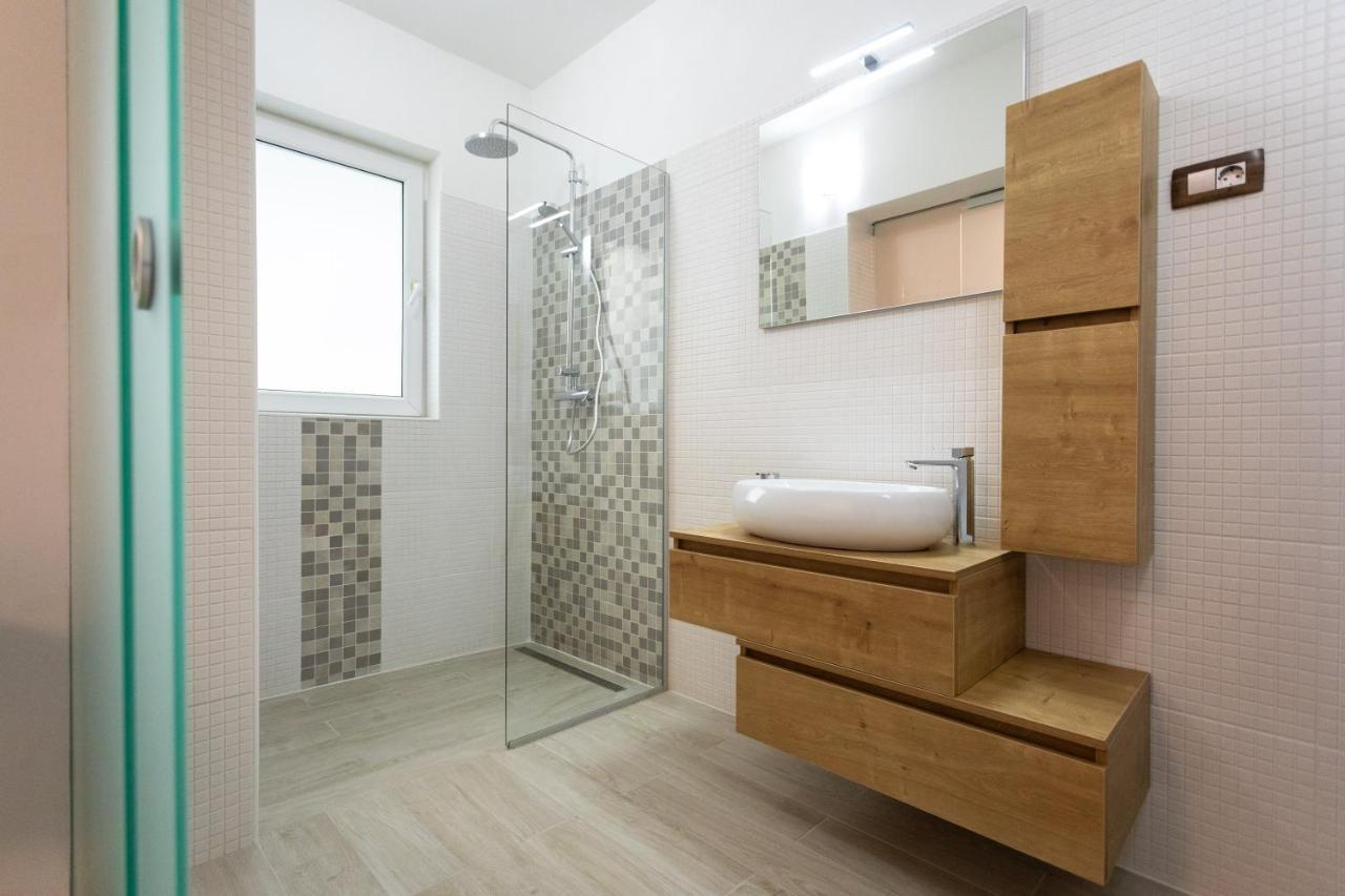Apartments And Rooms Rubina Lubiana Esterno foto