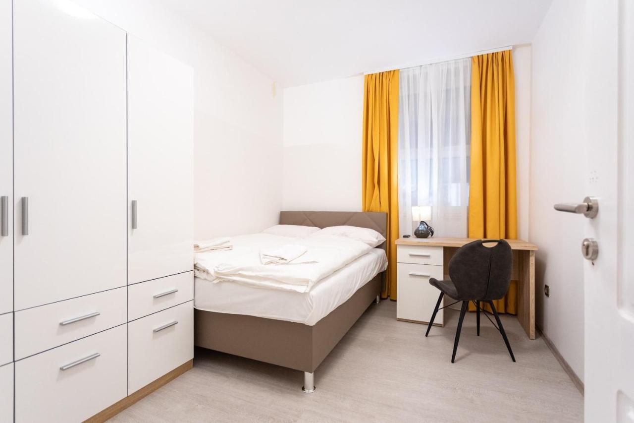Apartments And Rooms Rubina Lubiana Esterno foto