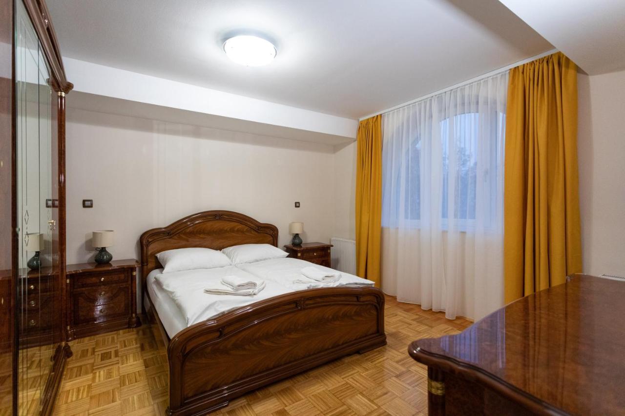 Apartments And Rooms Rubina Lubiana Esterno foto