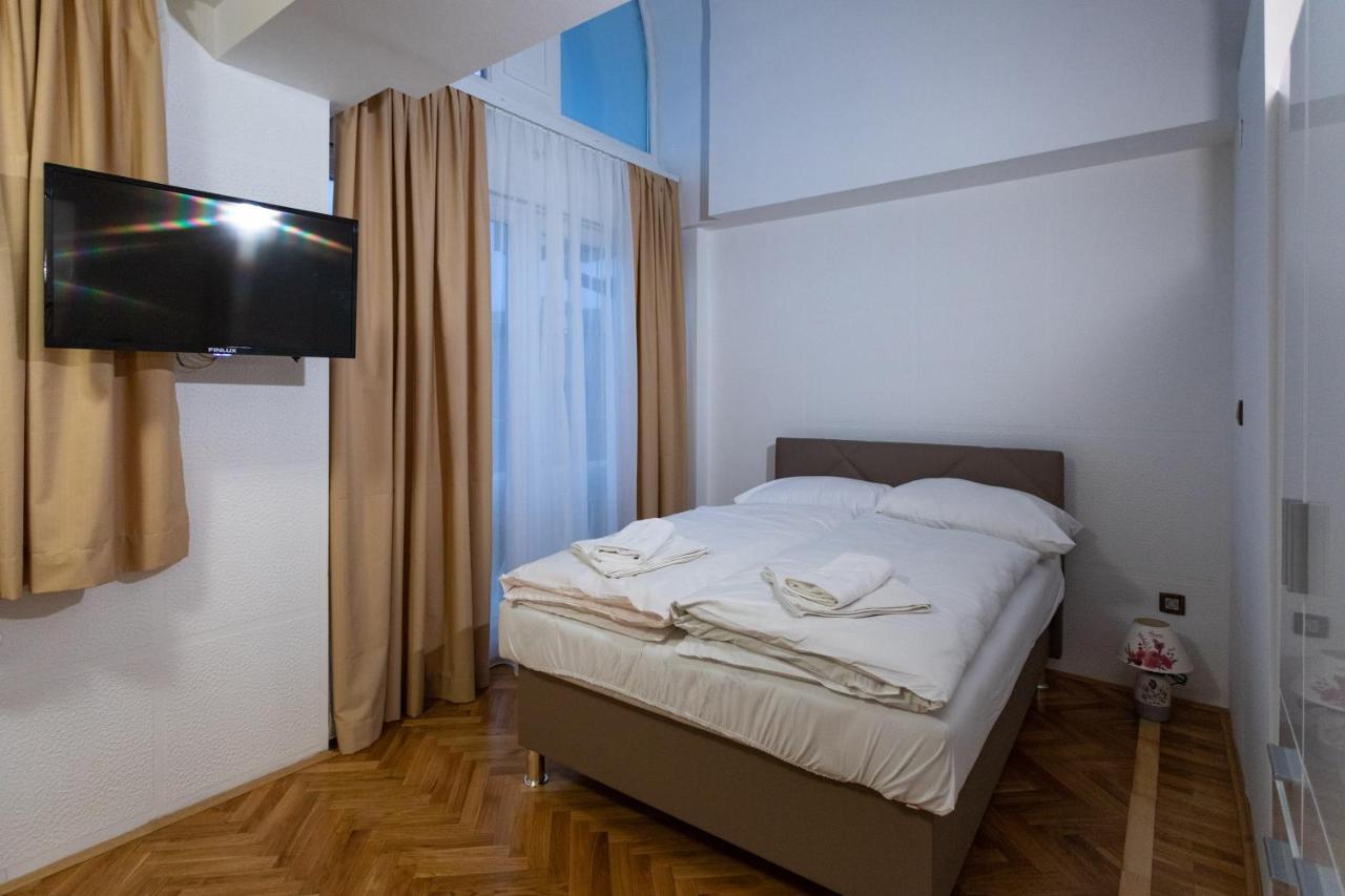 Apartments And Rooms Rubina Lubiana Esterno foto