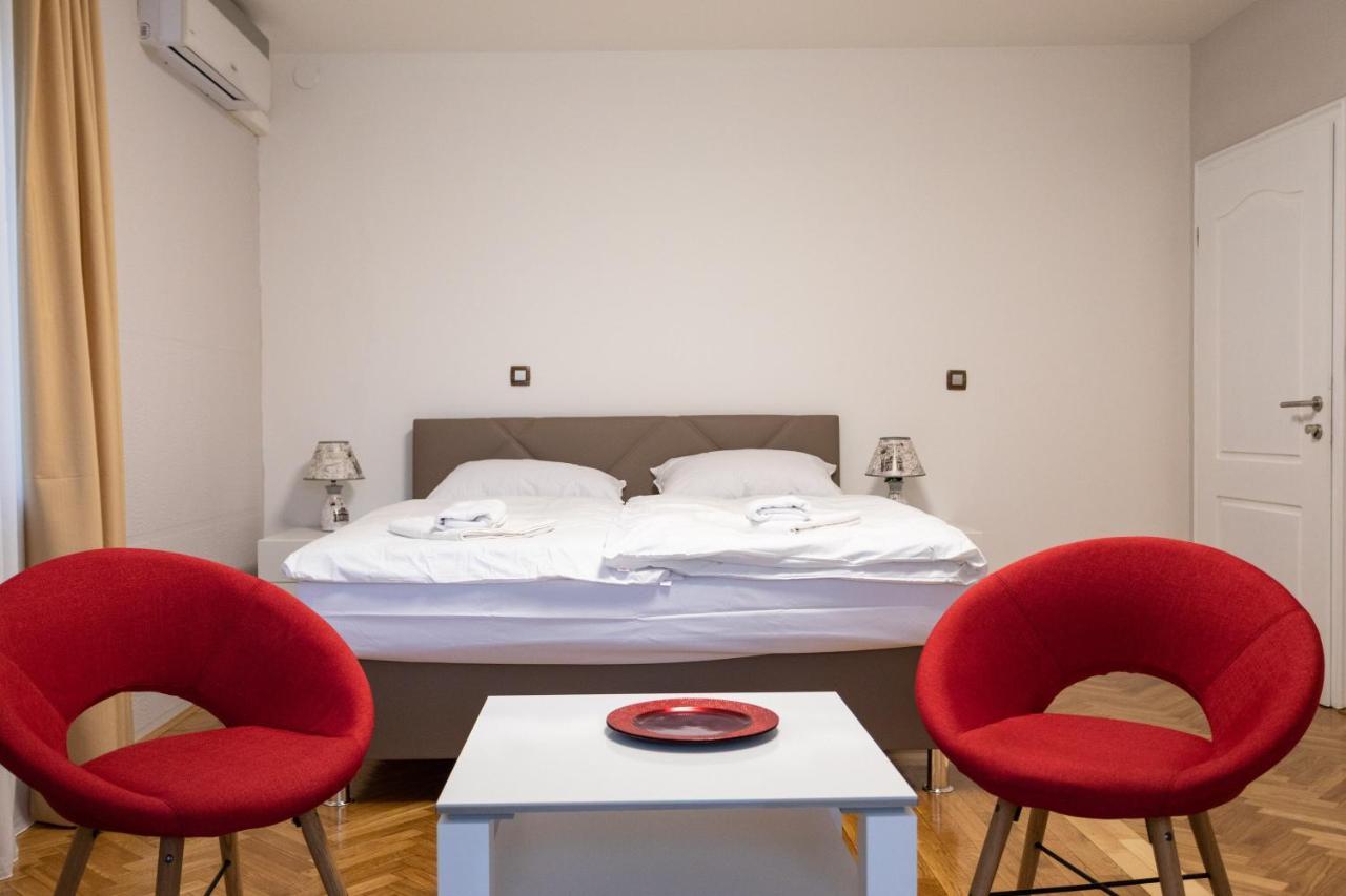 Apartments And Rooms Rubina Lubiana Esterno foto